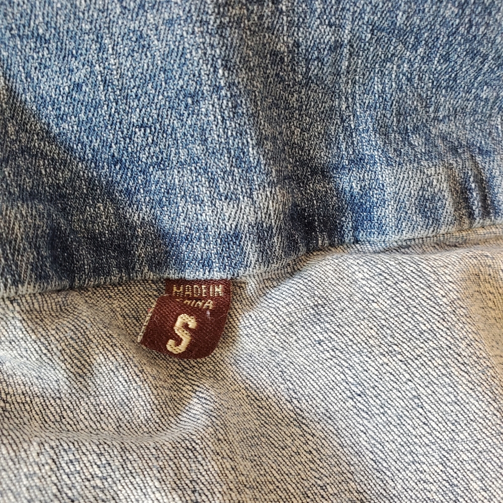 Denim Jacket * - Picture 7 of 9